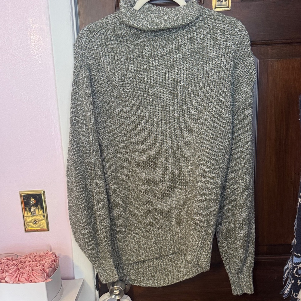 Aerie Turtleneck Sweater in Gray